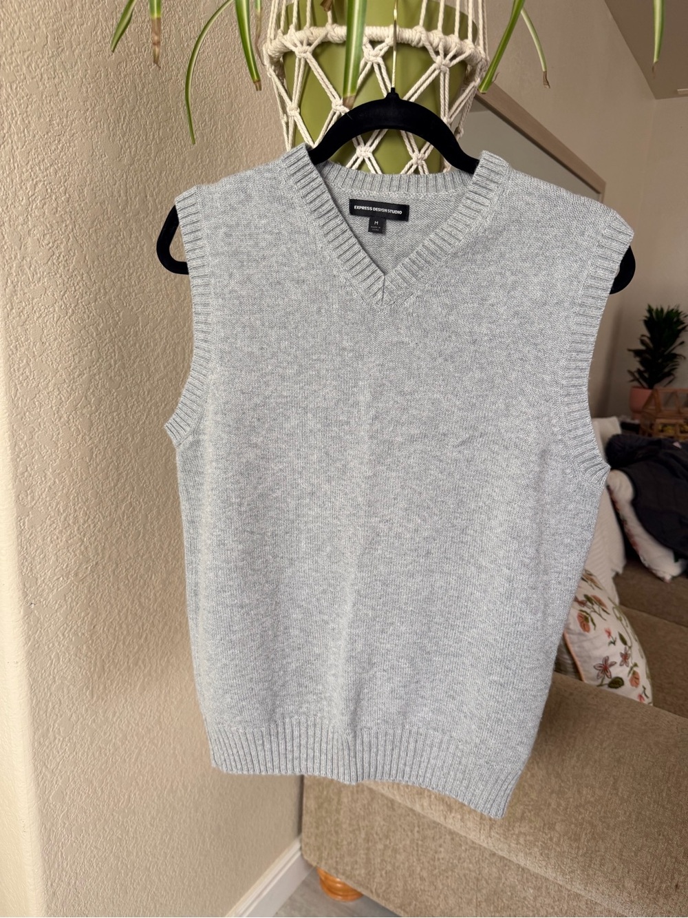 Express Light Gray Men's V-Neck Sweater Vest